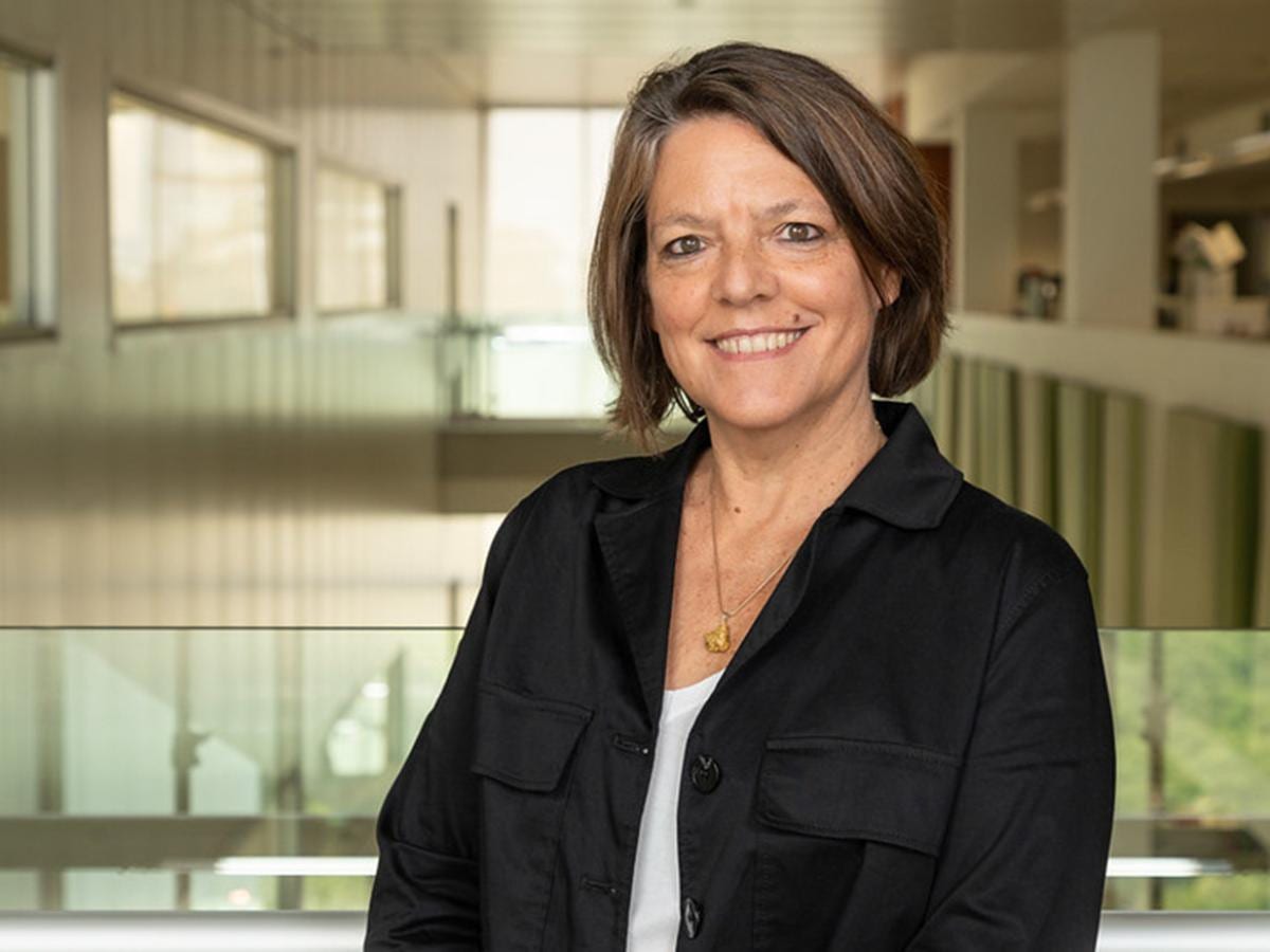 Professor Sarah Vreugde