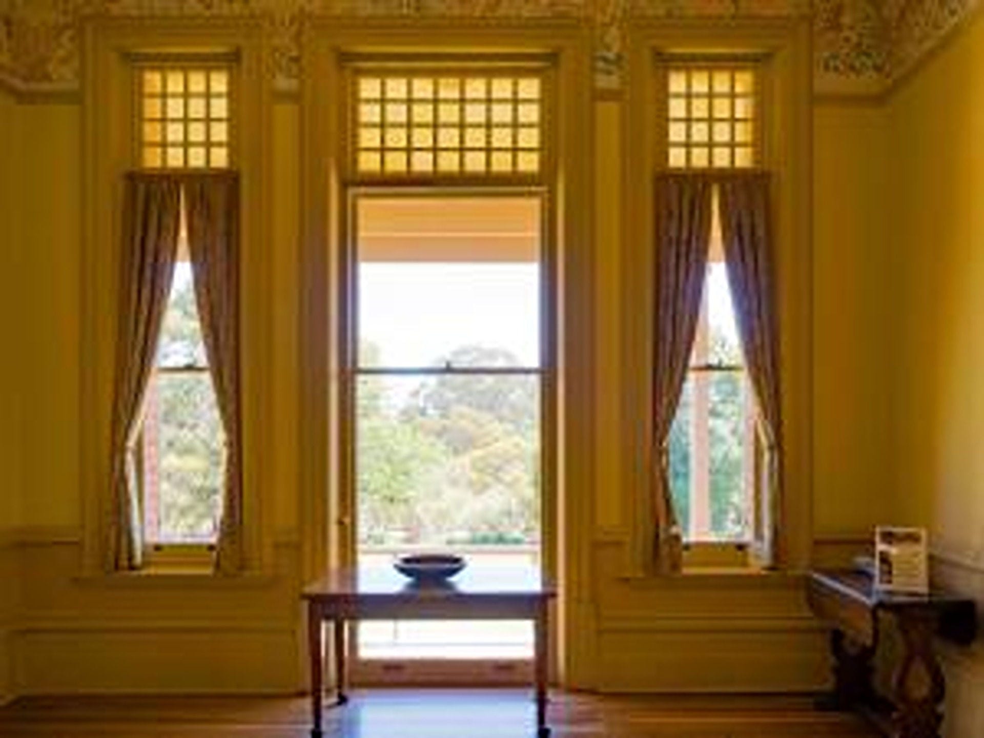 Drawing room strokes